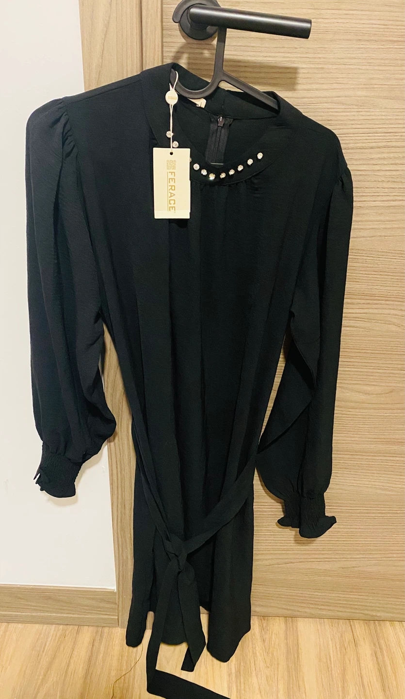 Black Dress with Pearls - photo 3