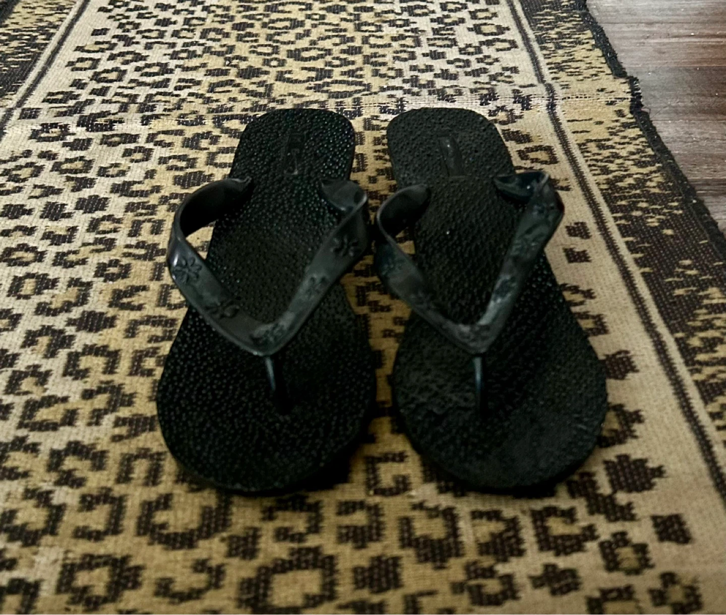 Black Flip Flops Size 7