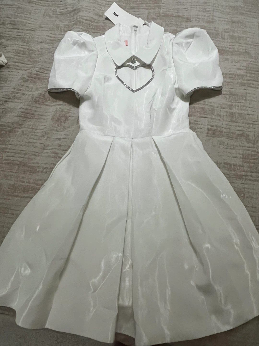 White Puff Sleeve Heart Cutout Dress - photo 5