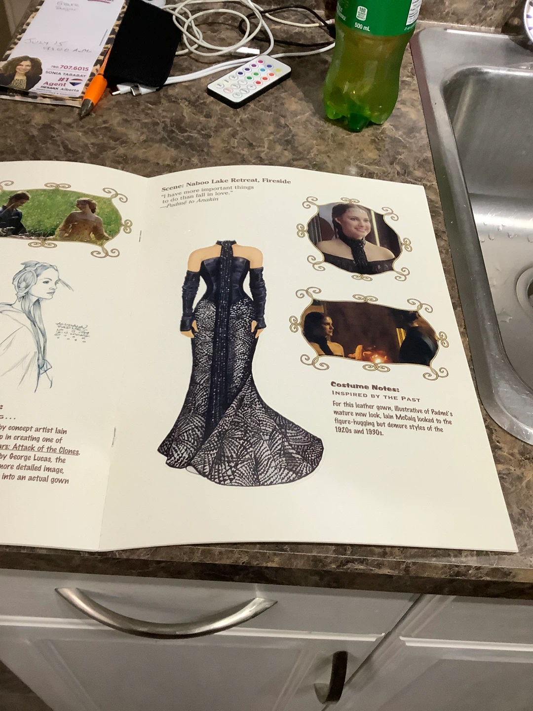Star Wars Attack of the Clones Padmé Amidala Paper Doll Book - photo 2