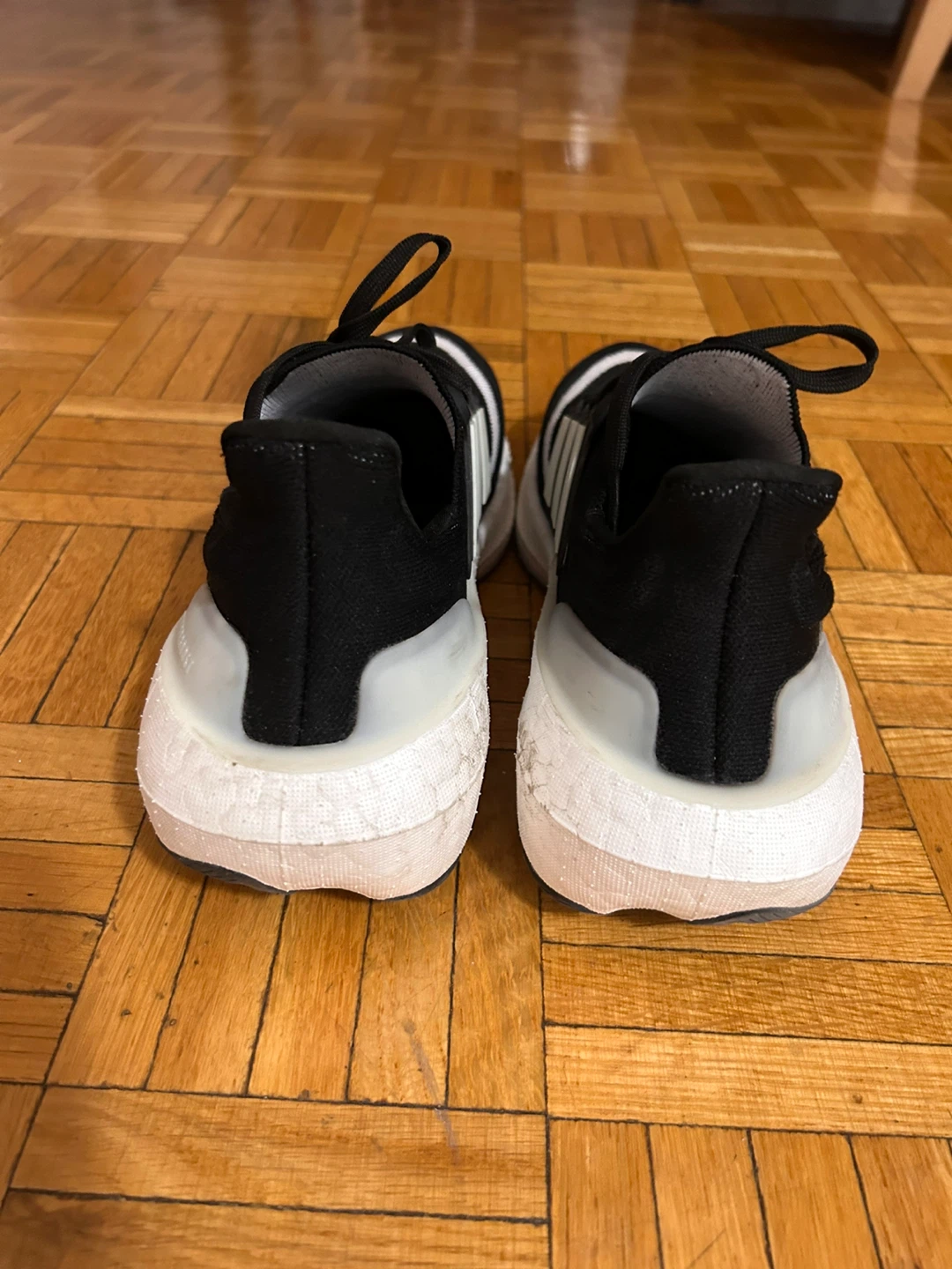 Adidas Ultraboost 22 Men's Running Shoes Black/White Size 8.5 - photo 3