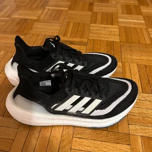 Adidas Ultraboost 22 Men's Running Shoes Black/White Size 8.5