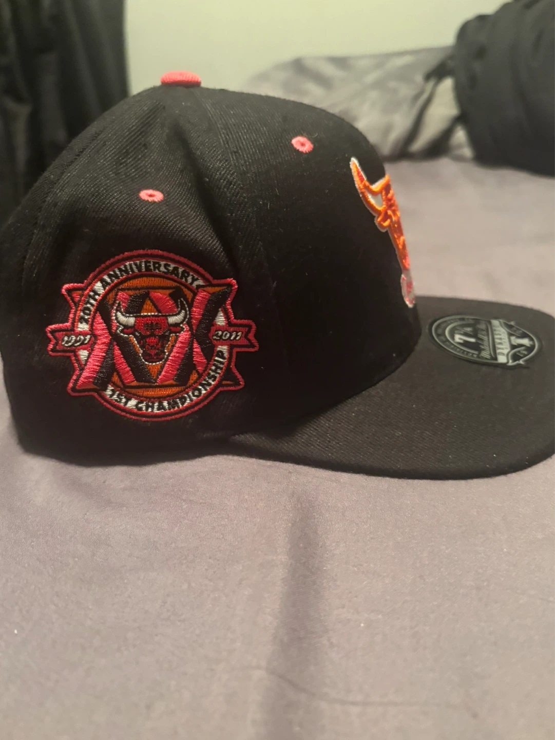 Mitchell & Ness Chicago Bulls 20th Anniversary Fitted Hat - photo 2