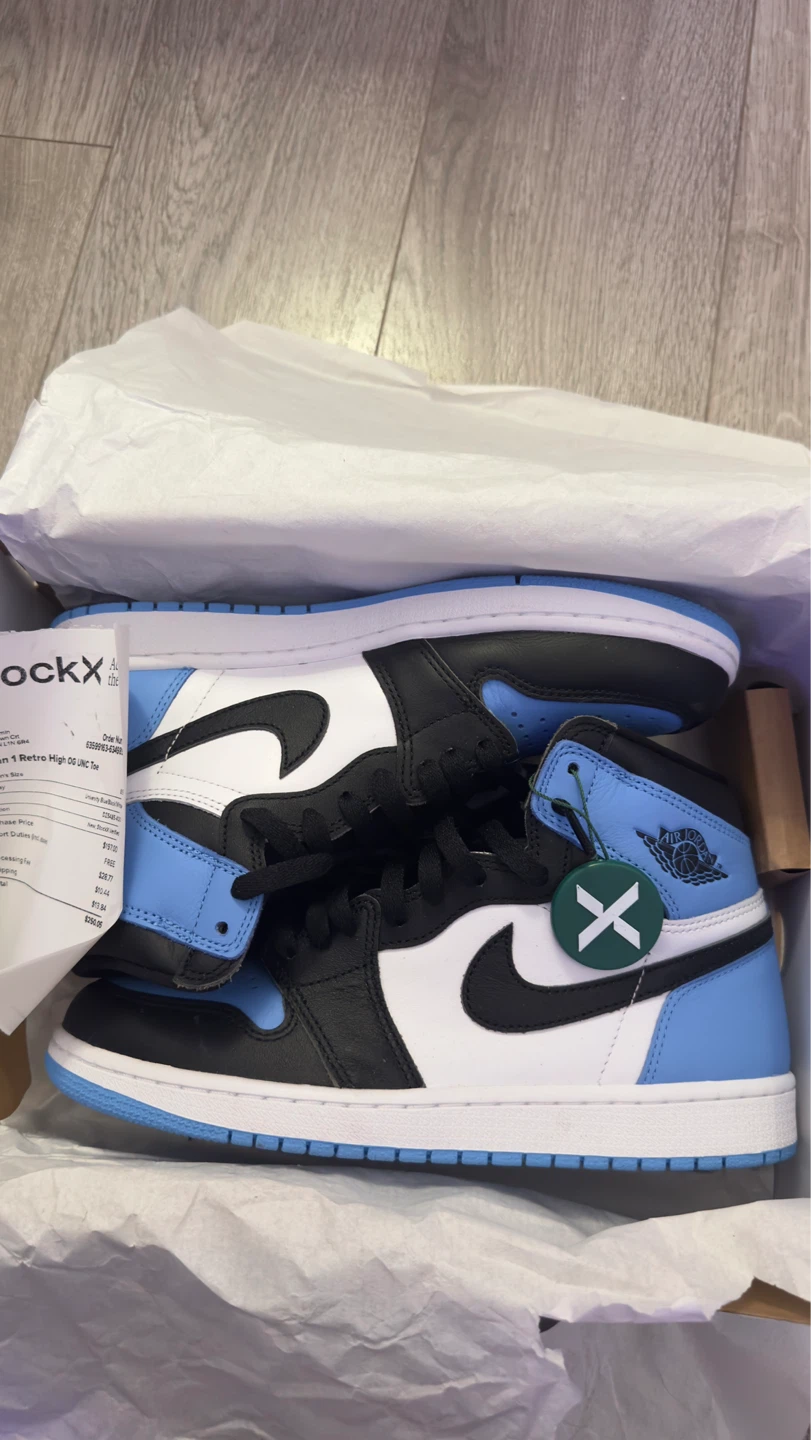 Air Jordan 1 Retro High OG UNC