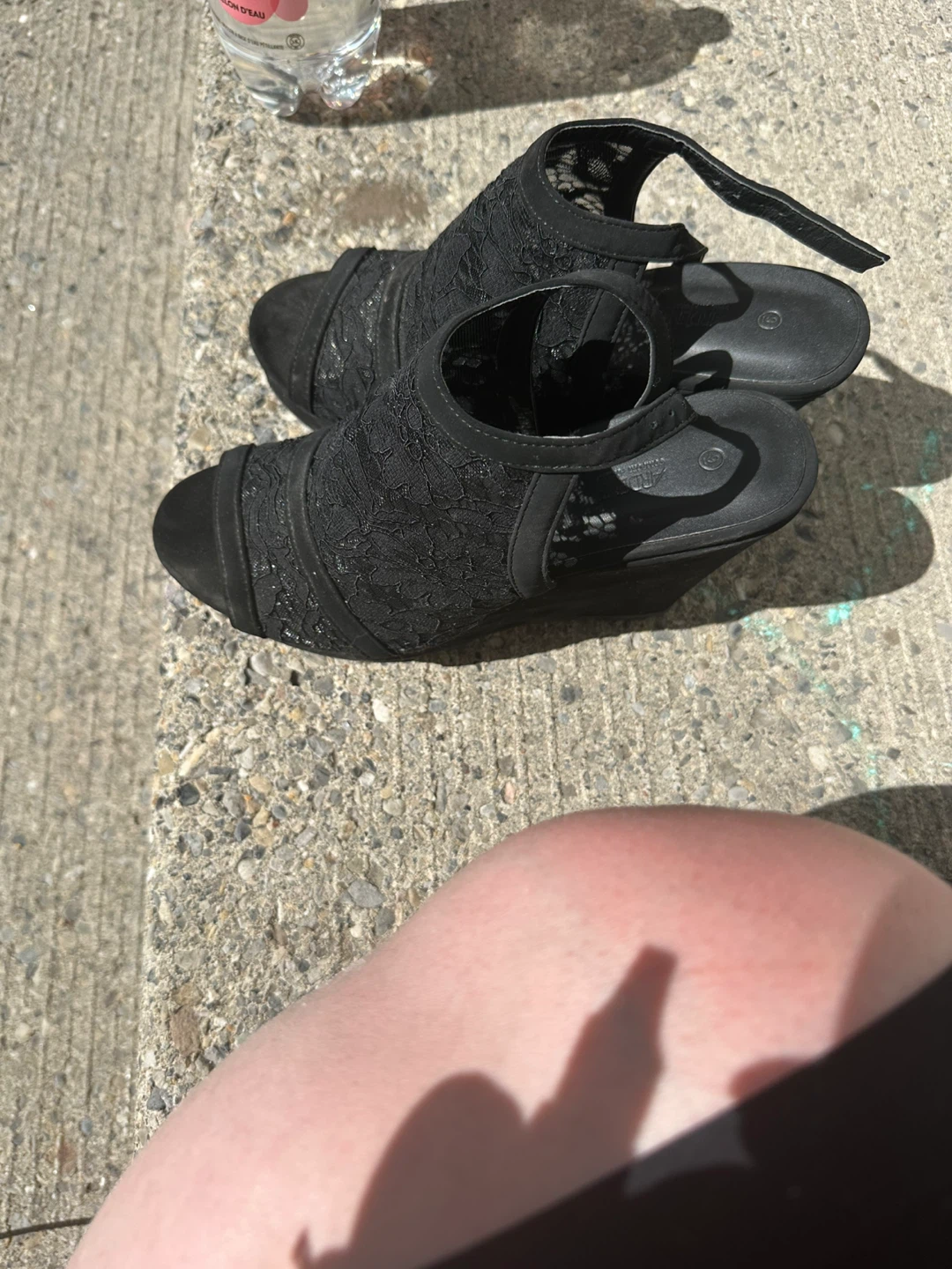 Black Lace Wedge Sandals - photo 2