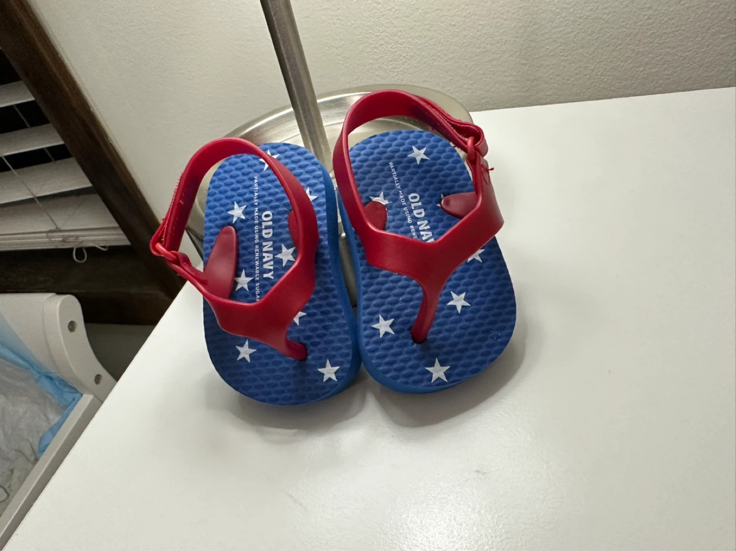 Old Navy Kids Star Flip Flops