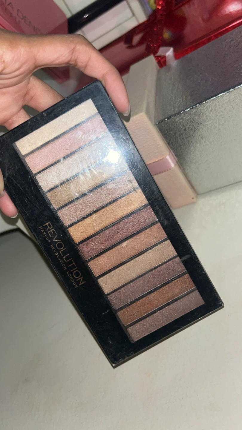 Makeup Revolution Eyeshadow Palette - photo 3