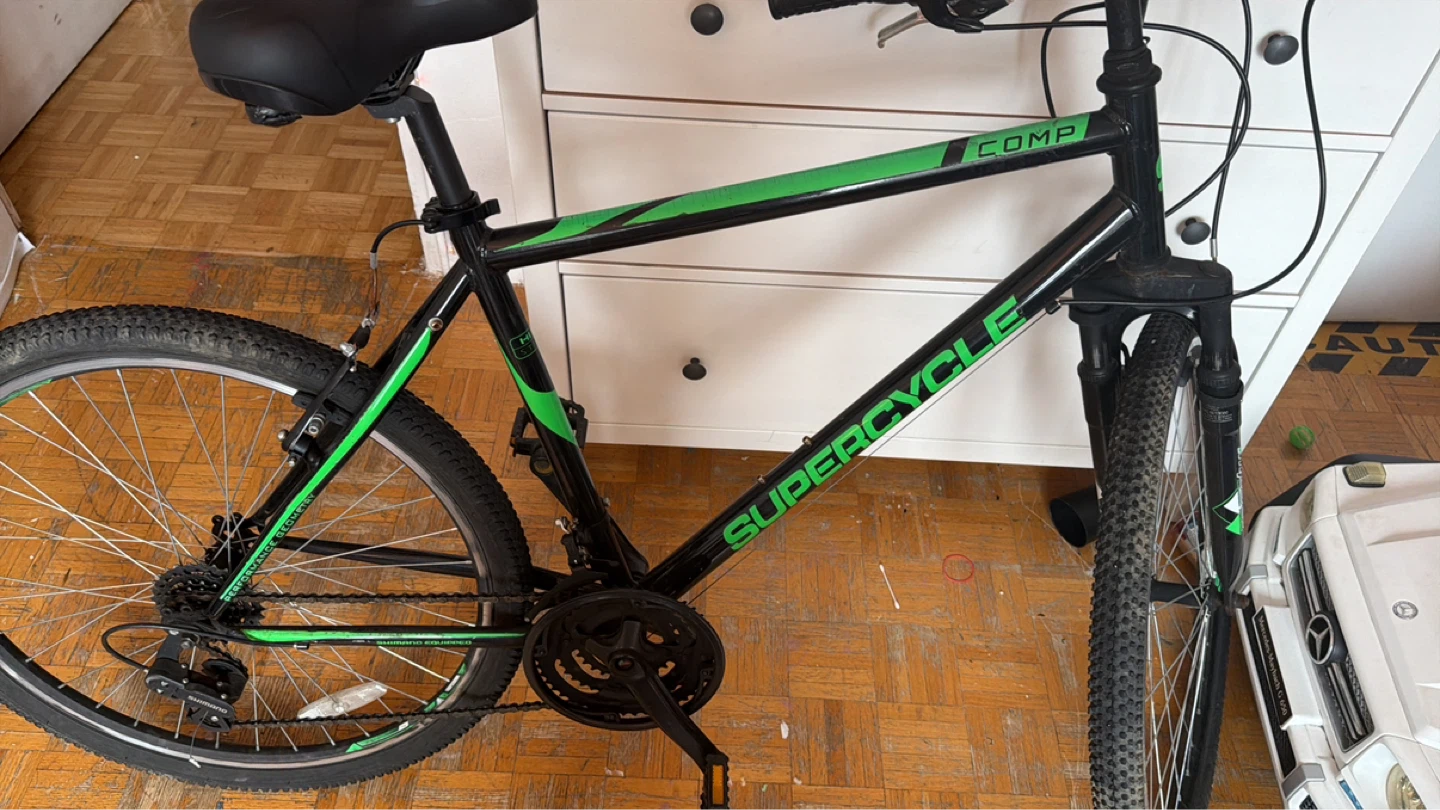Adult mountain bike open to trades for broken tech