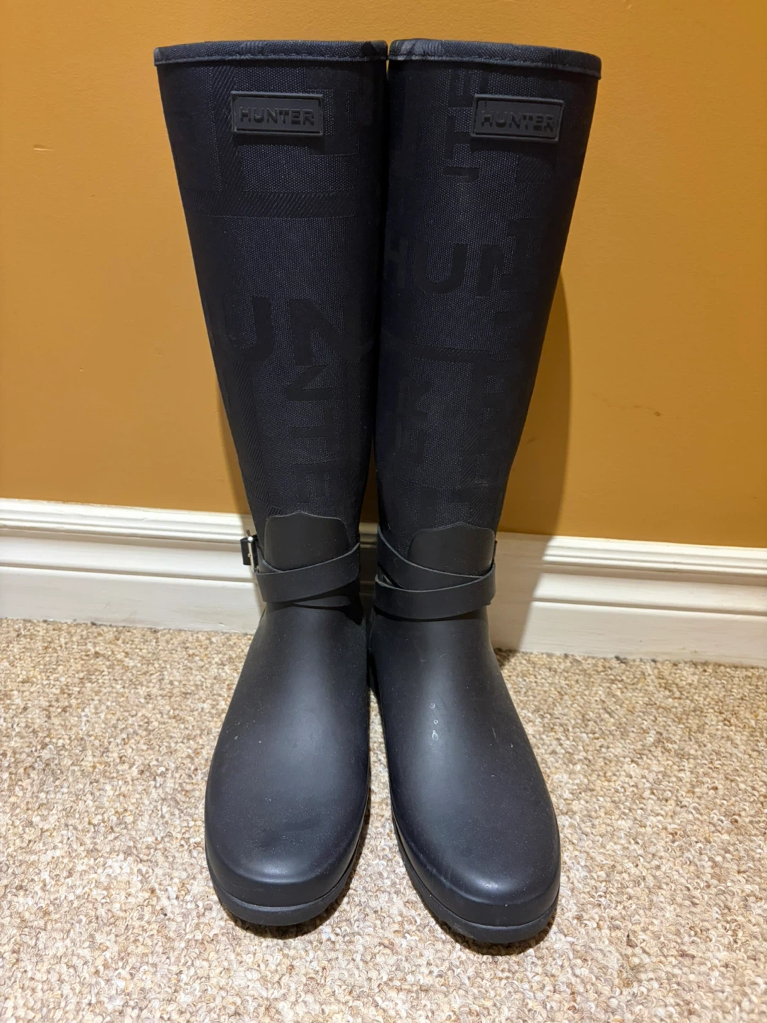Hunter Tall Navy Embroidered Rain Boots - size 10