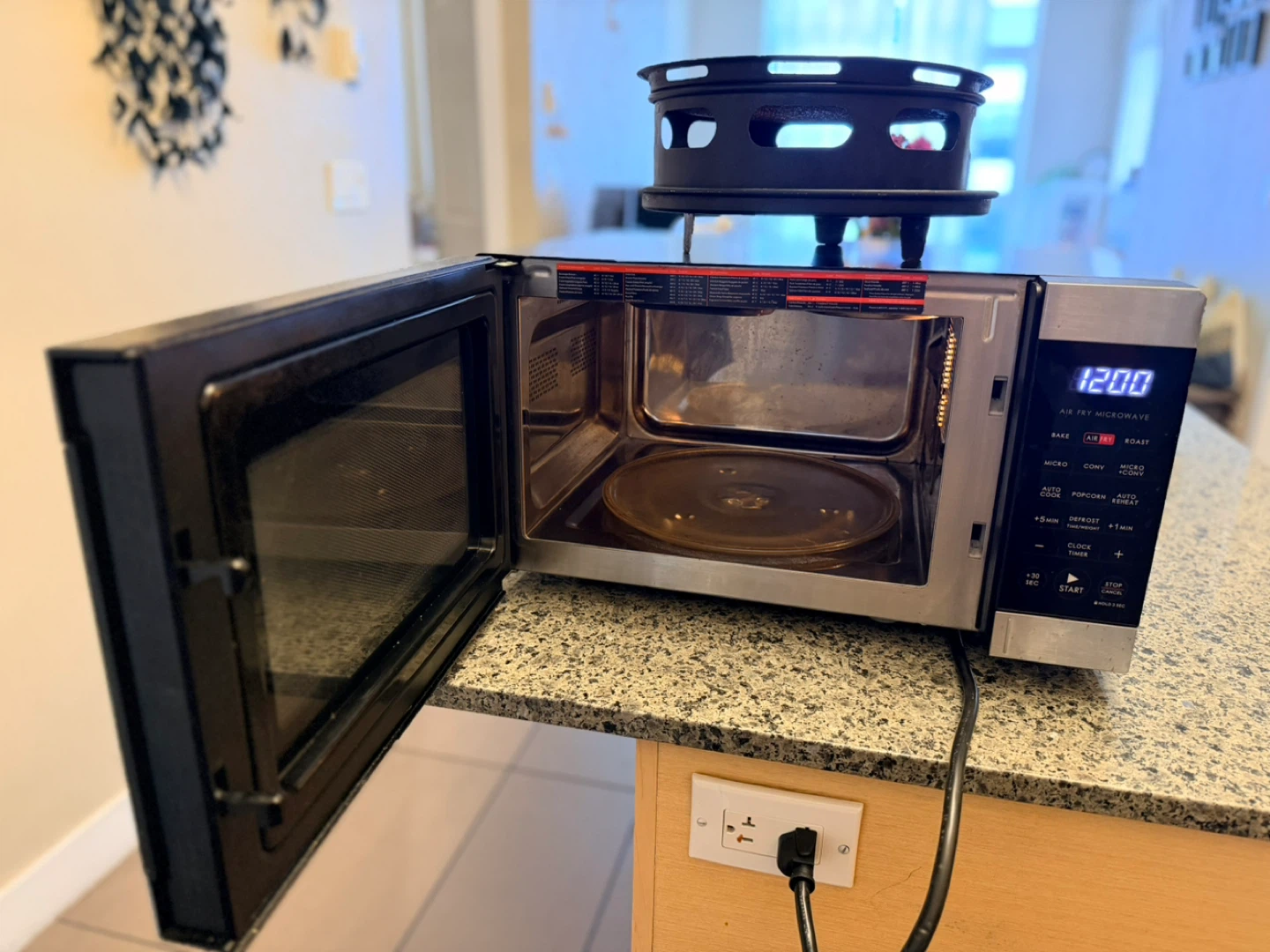2-in-1 Microwave + Air Fryer (Galanz) - photo 4