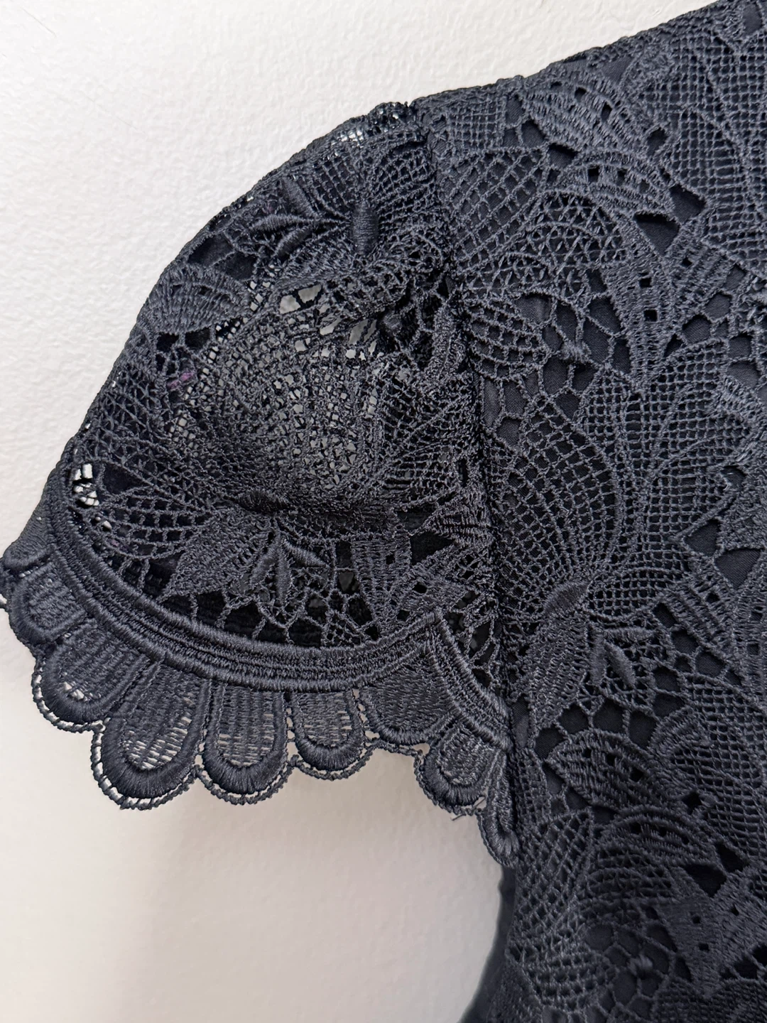 Club Monaco Black Lace Cocktail Dress - Size 6 - photo 5