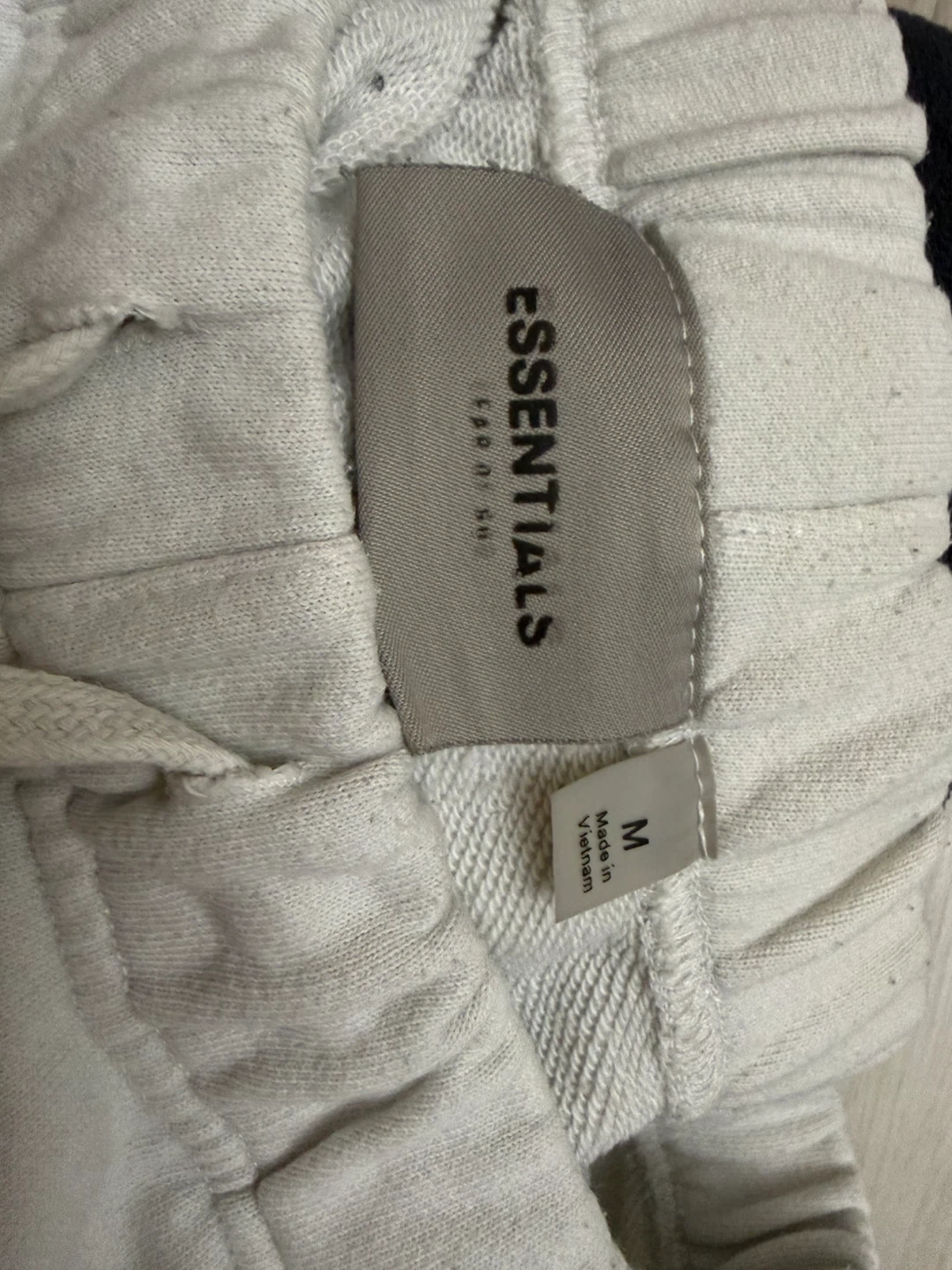ESSENTIALS Short pants Size M - photo 3