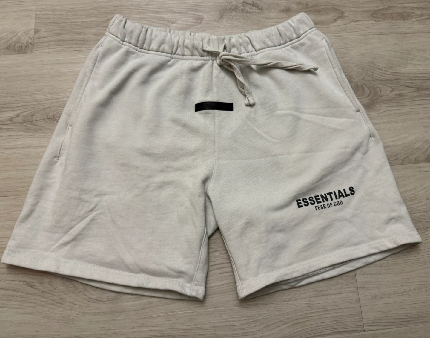 ESSENTIALS Short pants Size M