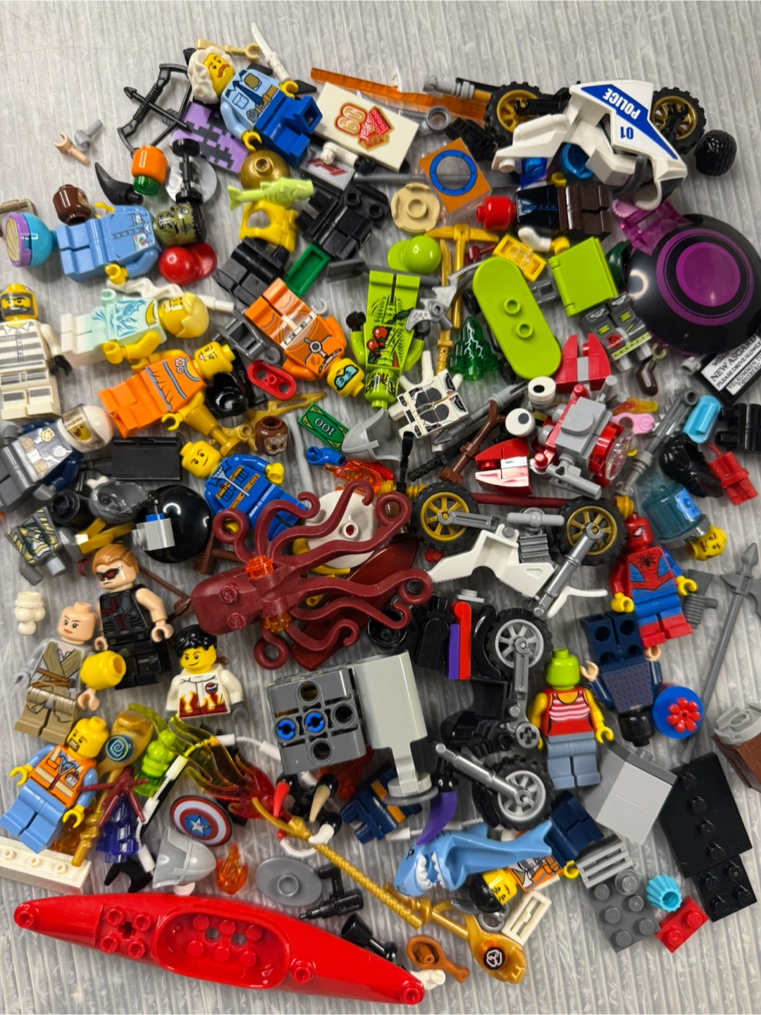 genuine LEGO 37lbs BULK PARTS LOT City Minifigure Marvel - photo 4