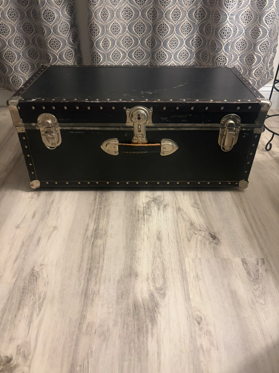 Vintage Black Trunk - photo 2