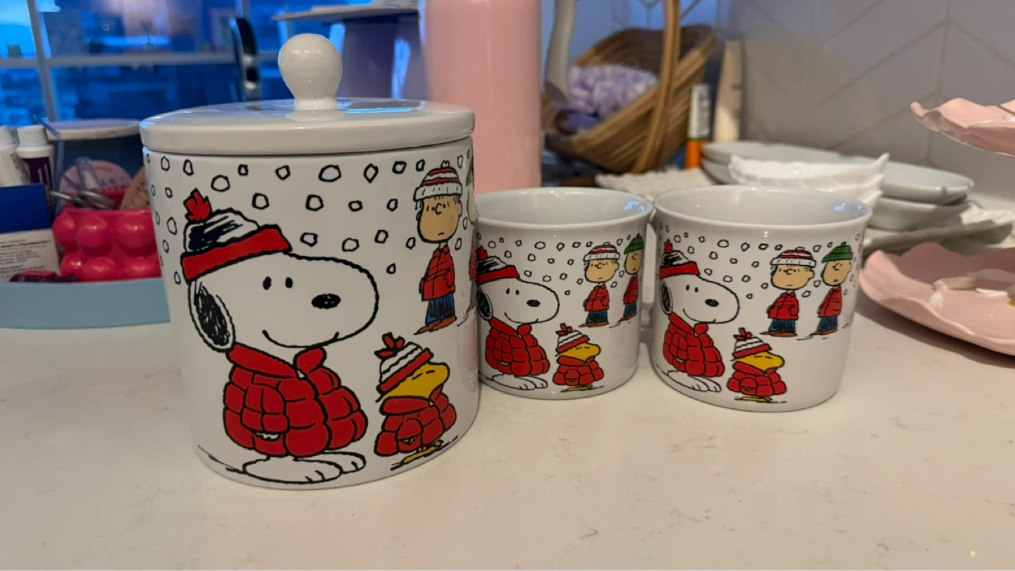 Snoopy and Friends Christmas Ceramic Cookie Jar and Mugs Set - photo 2