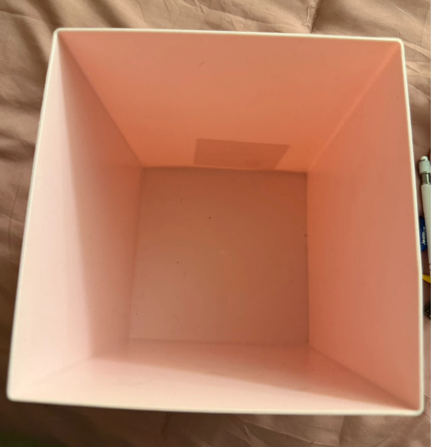 Pink Room Room Trash Bin with Strawberry Design - photo 3