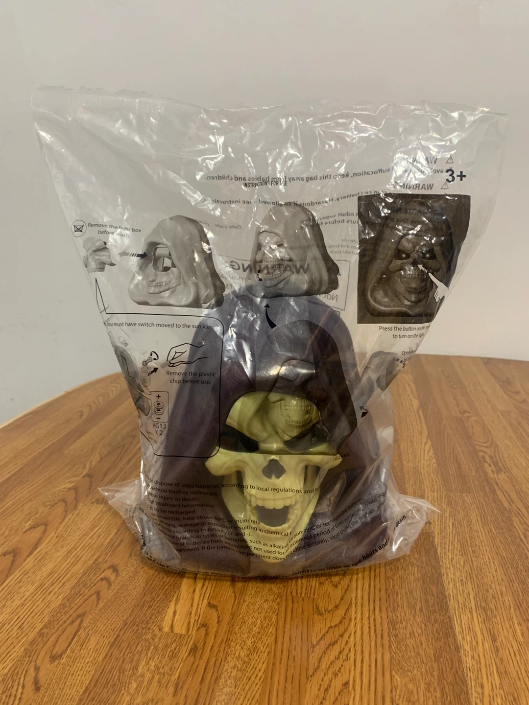 Masters of the Universe (AMC Exclusive) Skeletor Collectible… - photo 2
