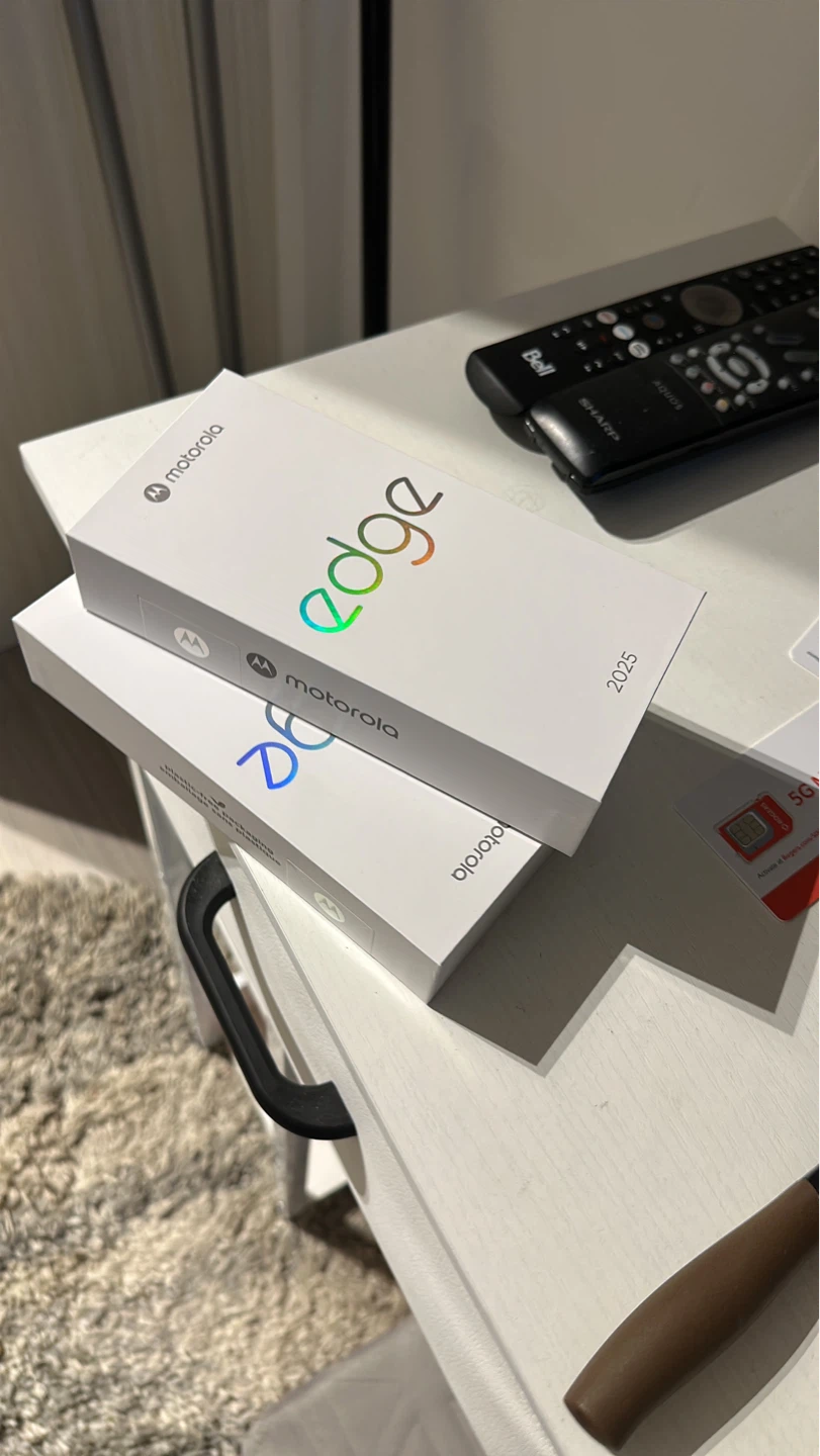Motorola Edge 2025 Smartphone Box