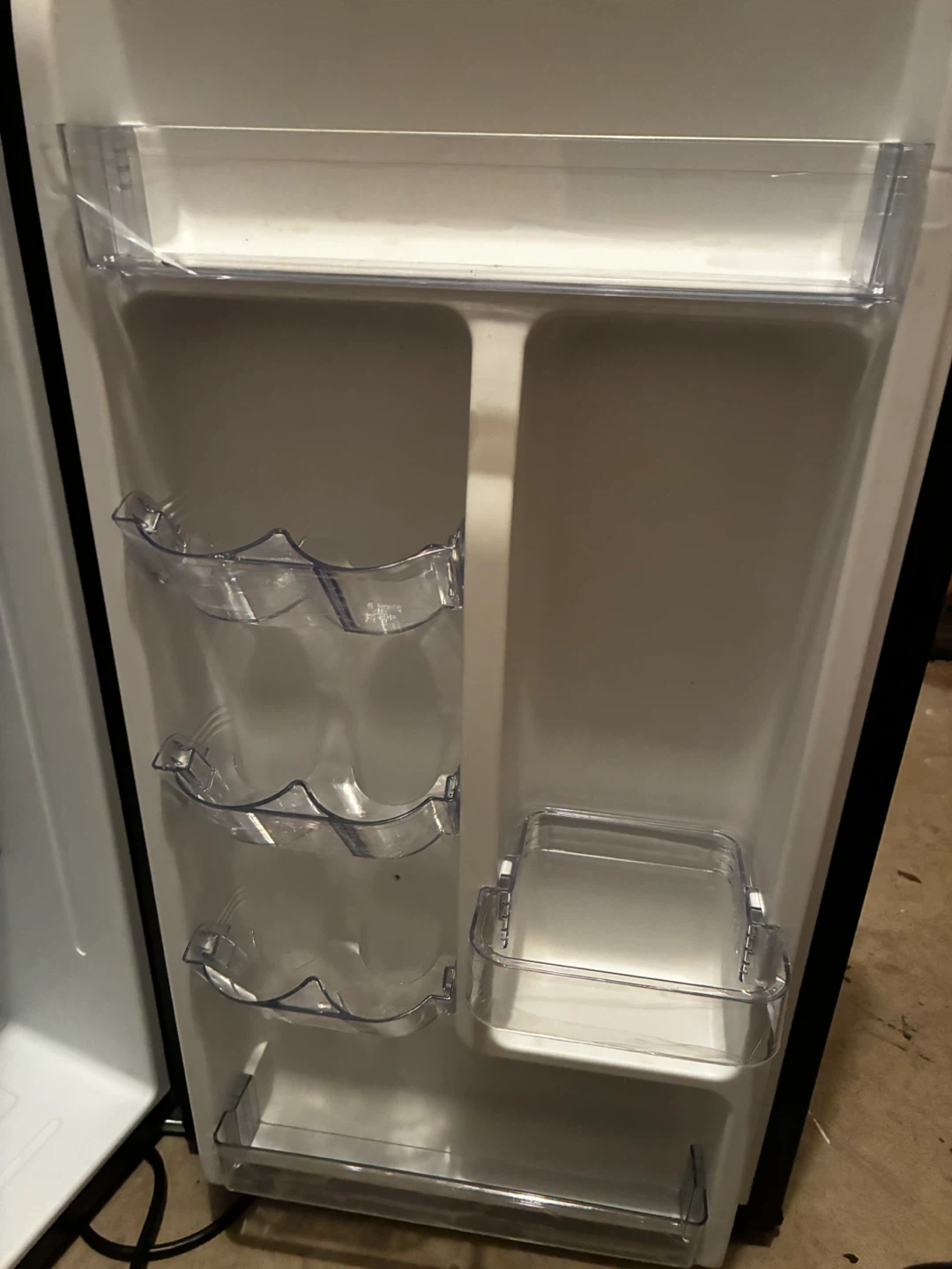 Hamilton Beach Mini Fridge - photo 3