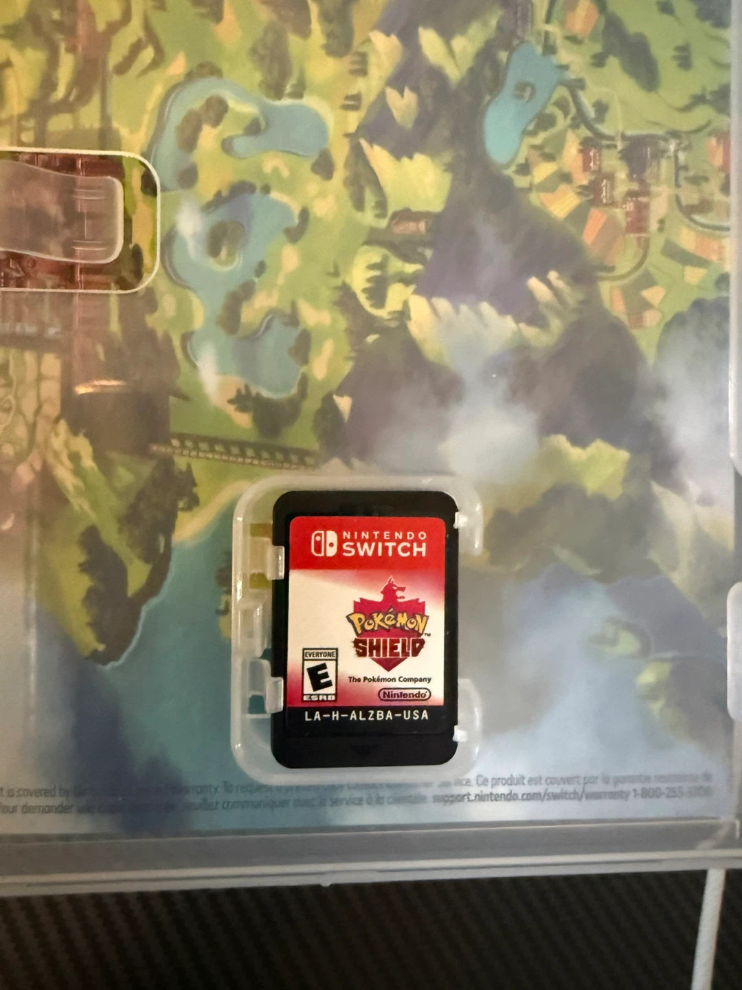 Nintendo Switch Pokémon Shield Game - photo 2