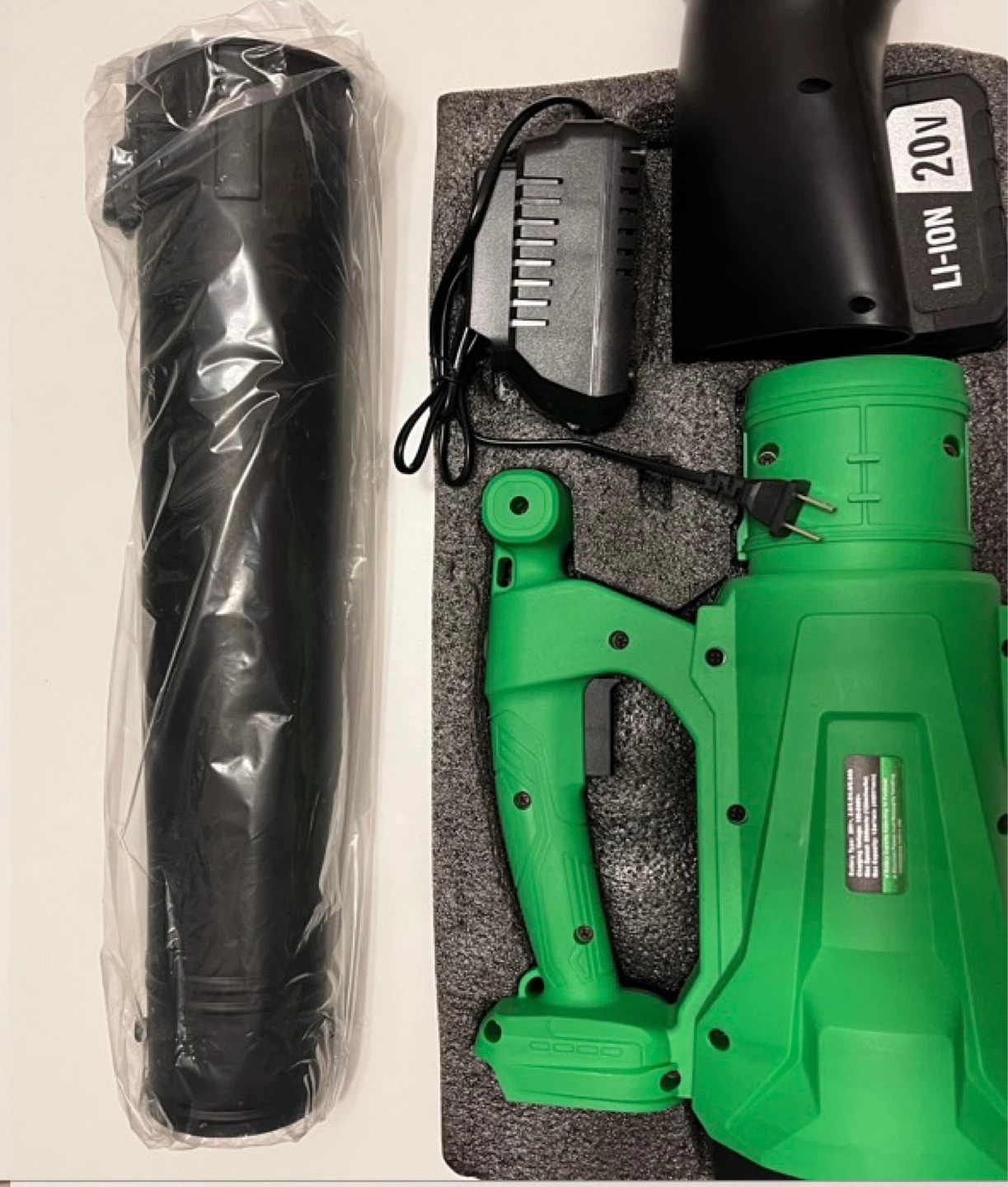 Cordless Leaf Blower with Battery and Charger - Power tool