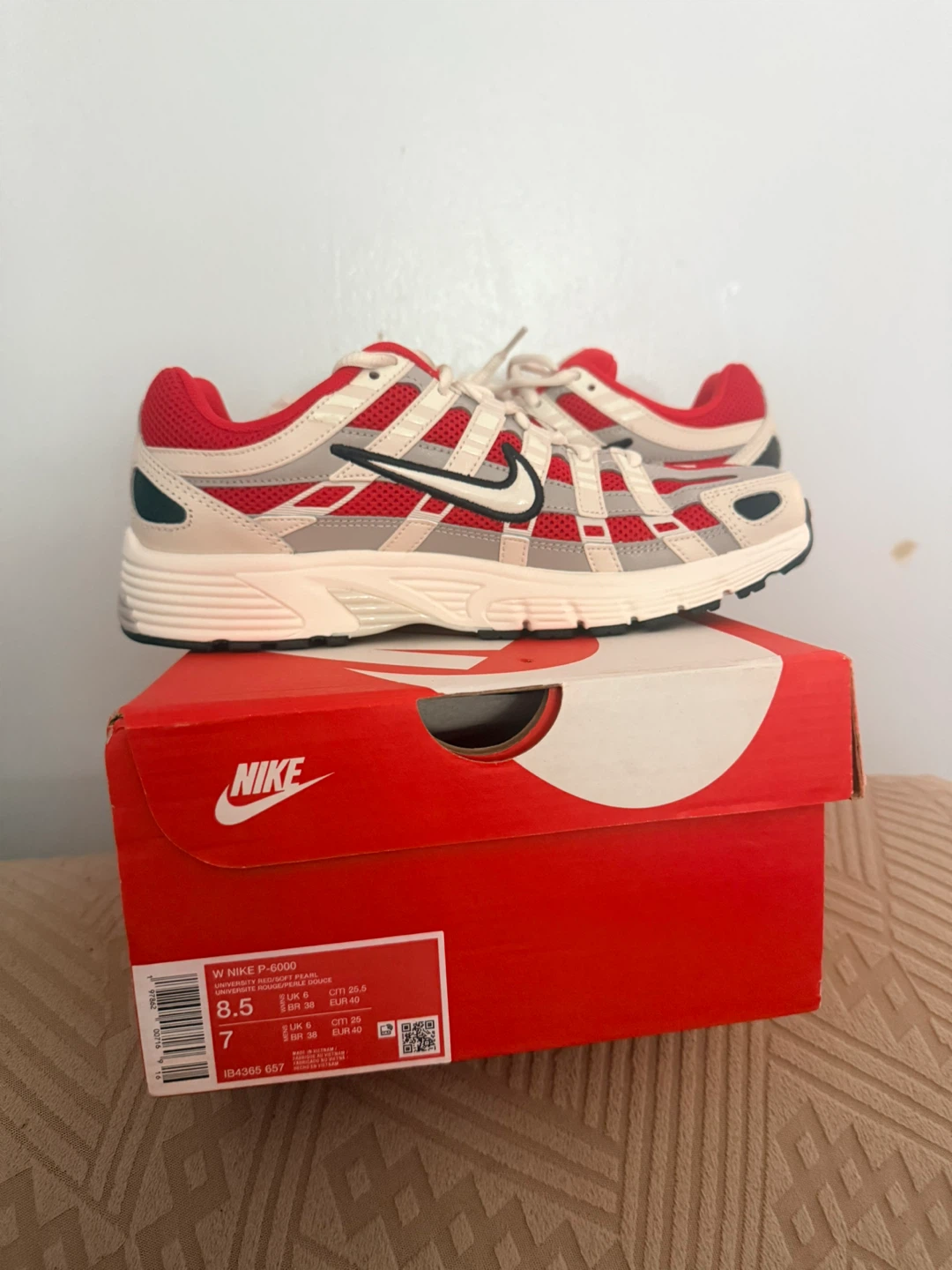 Nike Wmns P-6000 Running Shoes Red/Cream Size 8.5 - photo 3