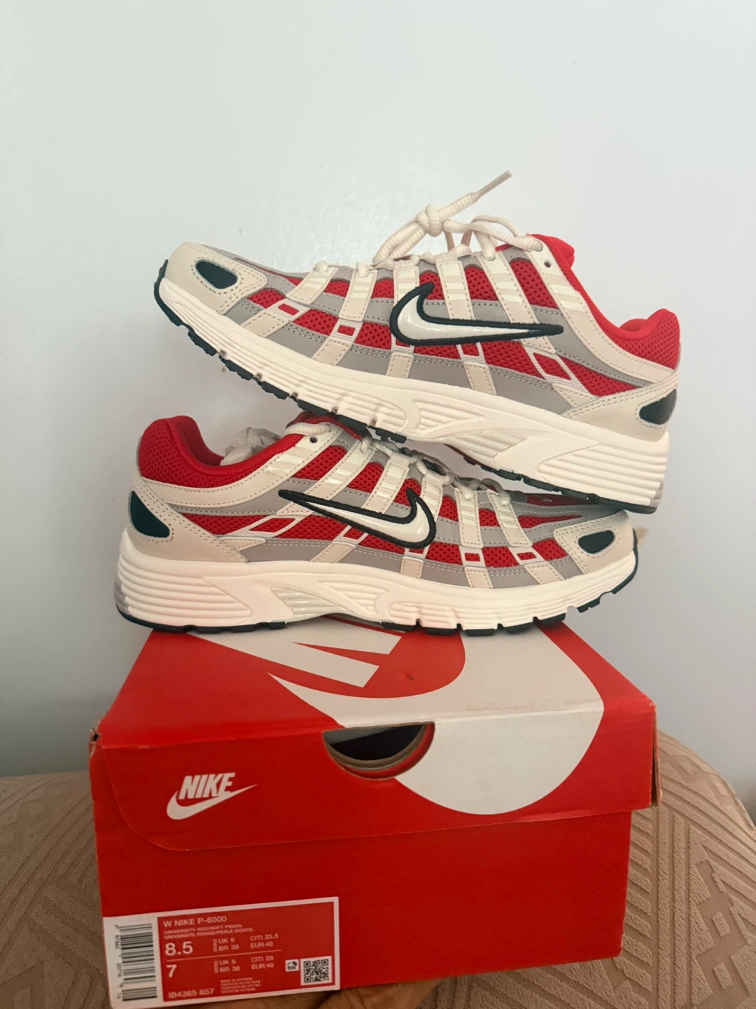 Nike Wmns P-6000 Running Shoes Red/Cream Size 8.5 - photo 4