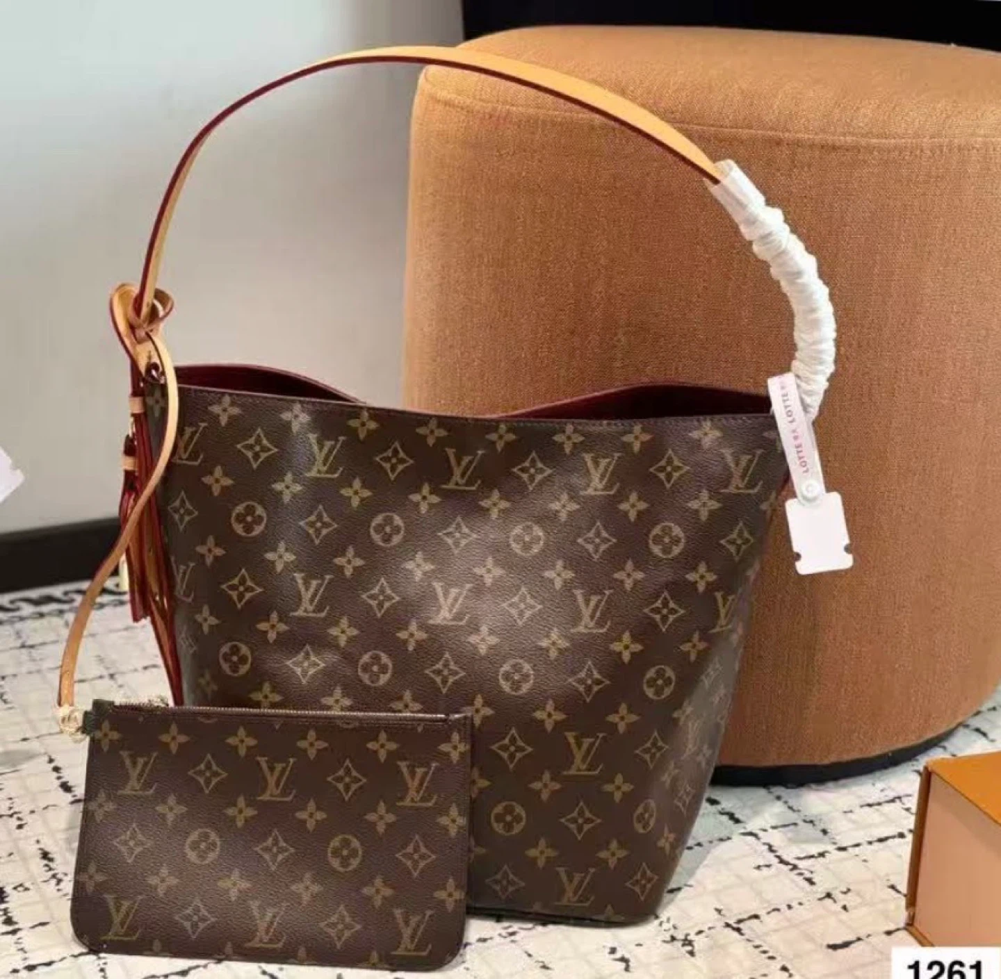 Lou.is. Vuit.ton Monogram Hobo Bag with Pouch