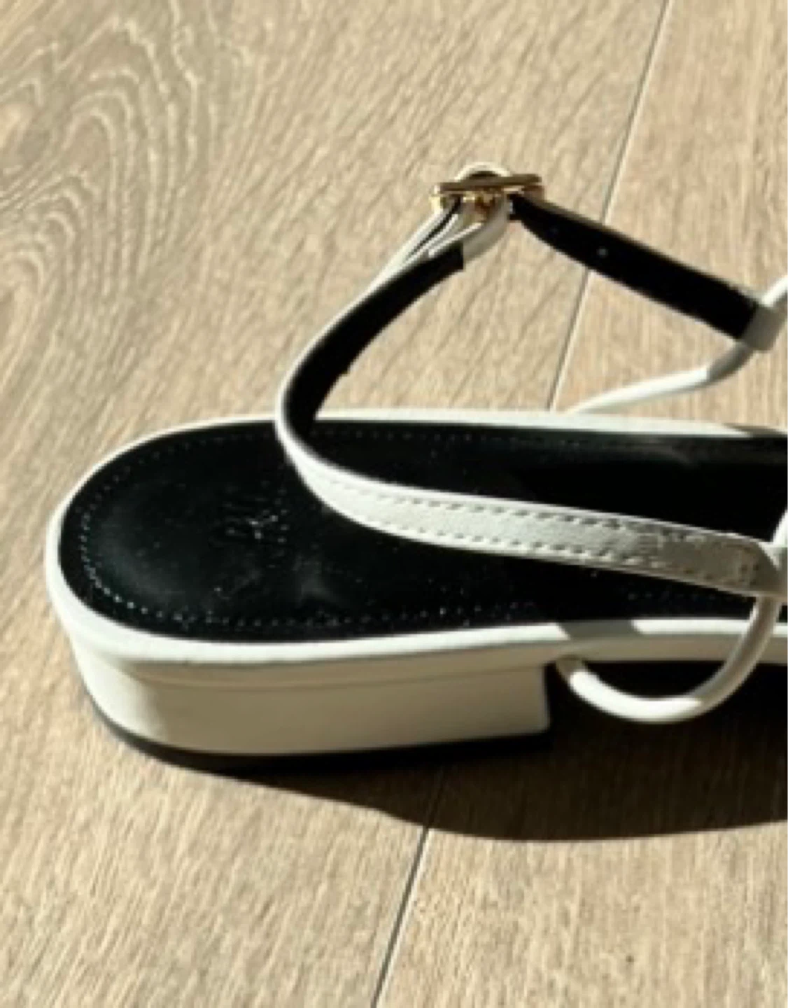 H&M White Flat Sandals - photo 3