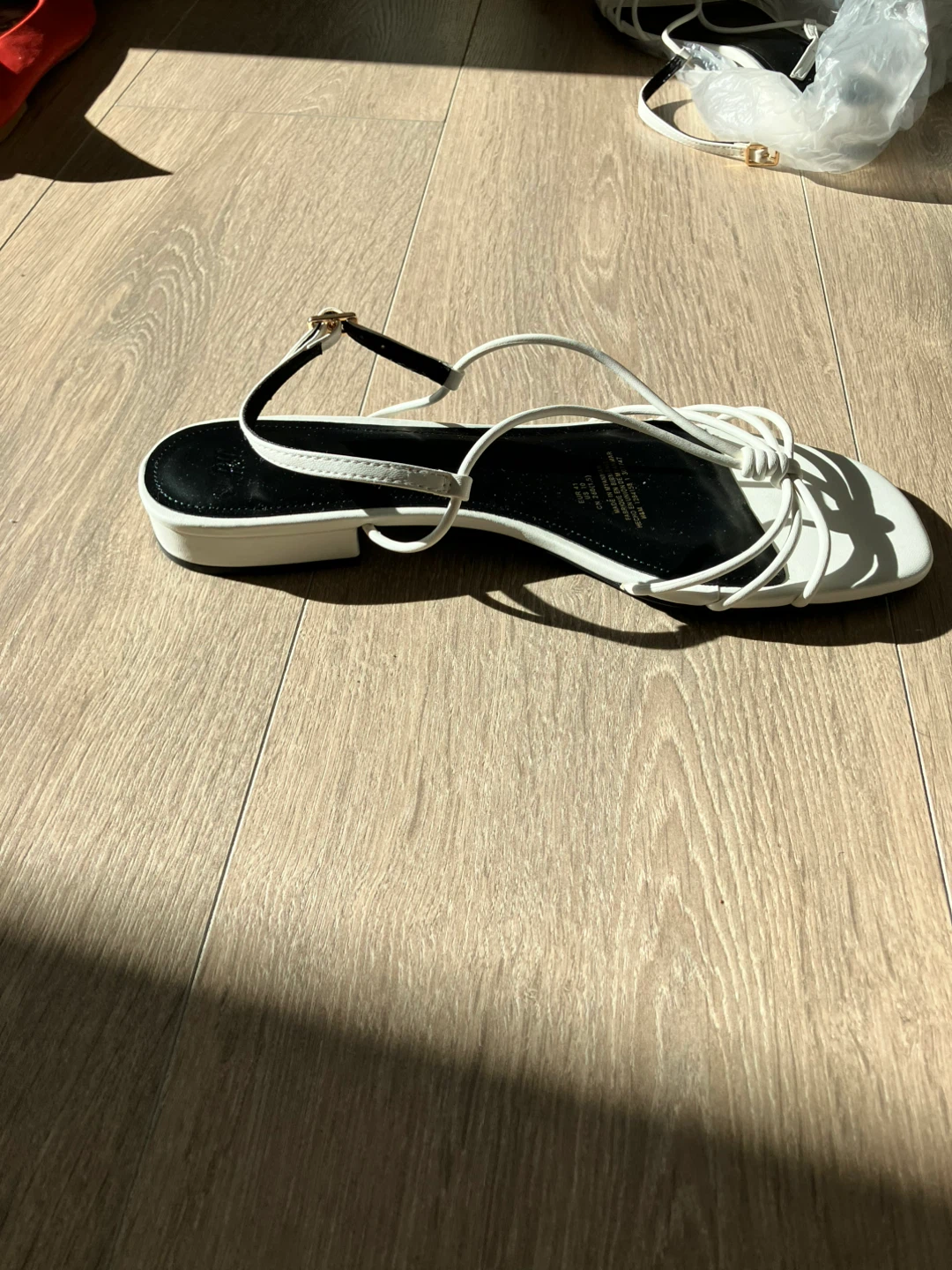H&M White Flat Sandals - photo 2
