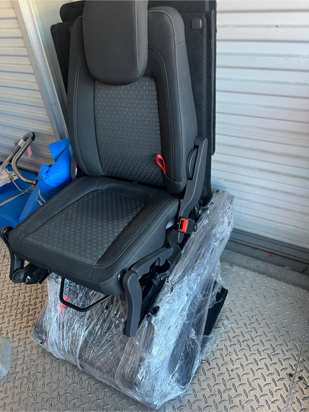 Black  Car Seat ford  transit 2015-2020 - photo 2