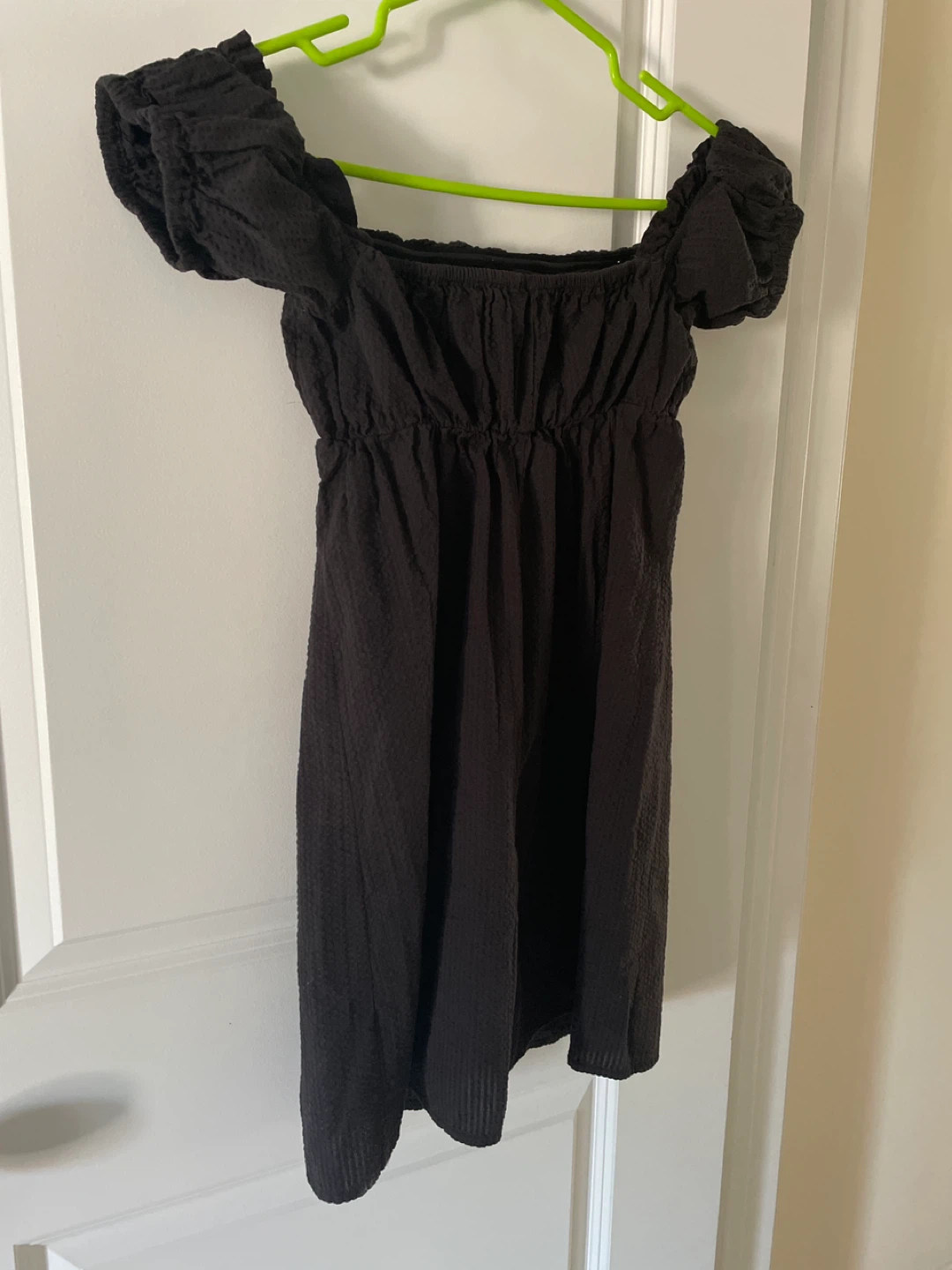 Black dress size 4 like new - photo 3