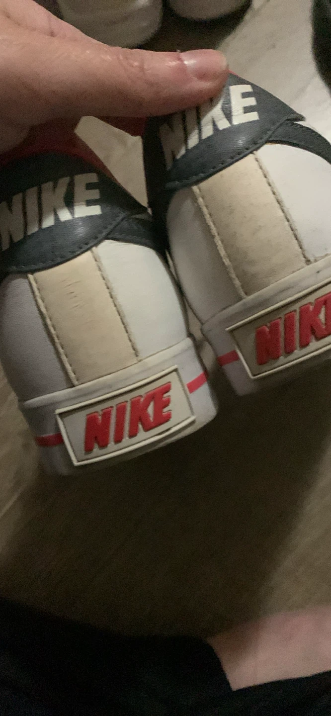 $15 Nike youth (4.5) - photo 3
