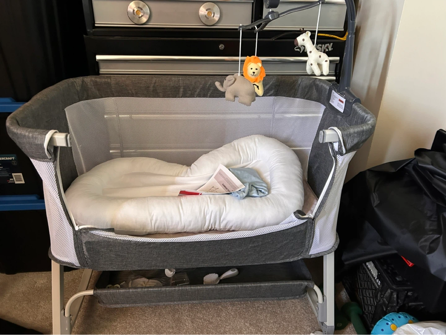 Portable Bassinet with Mobile - photo 2