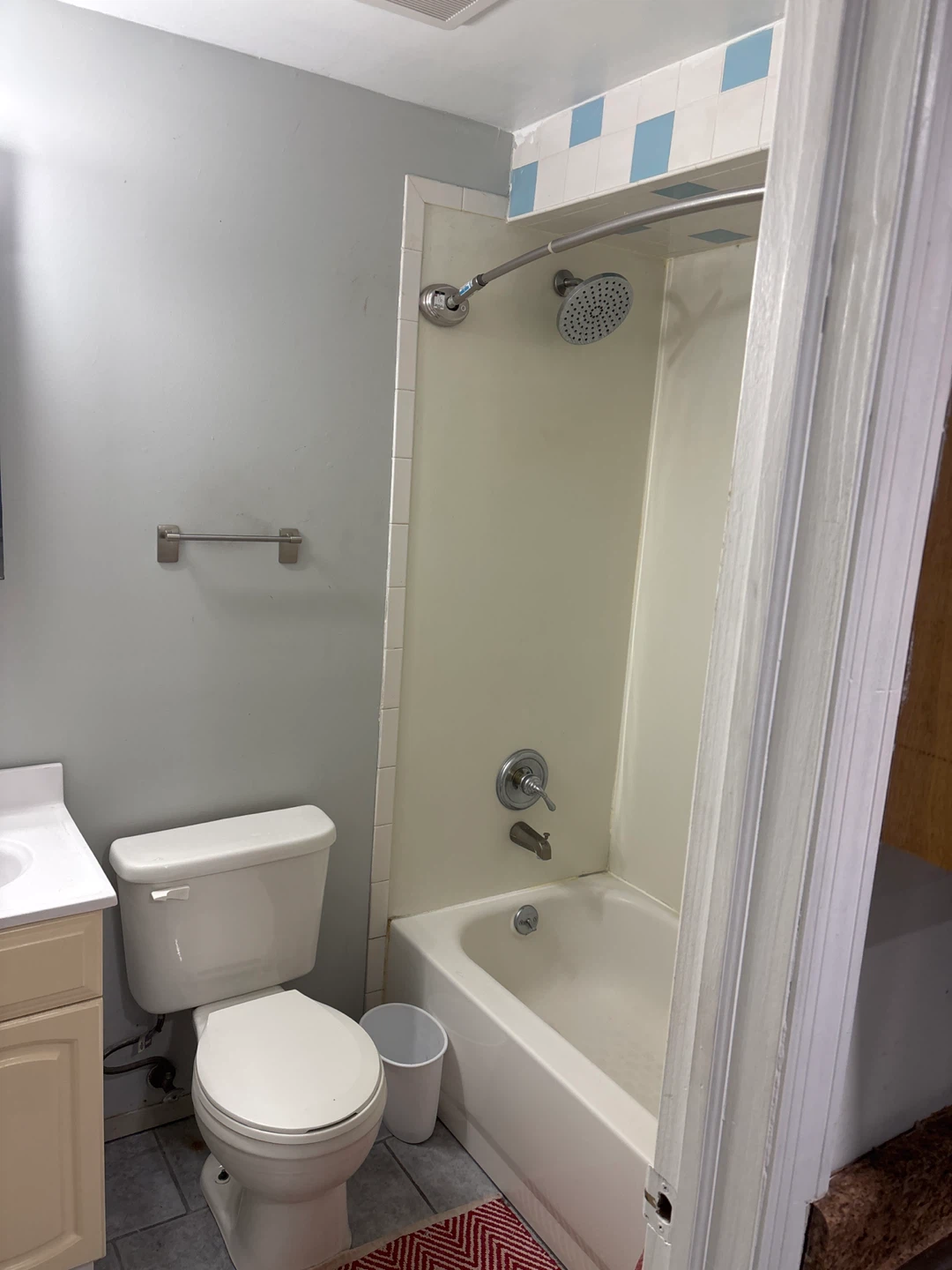 Basement Apartment with Kitchen and Bathroom - photo 3
