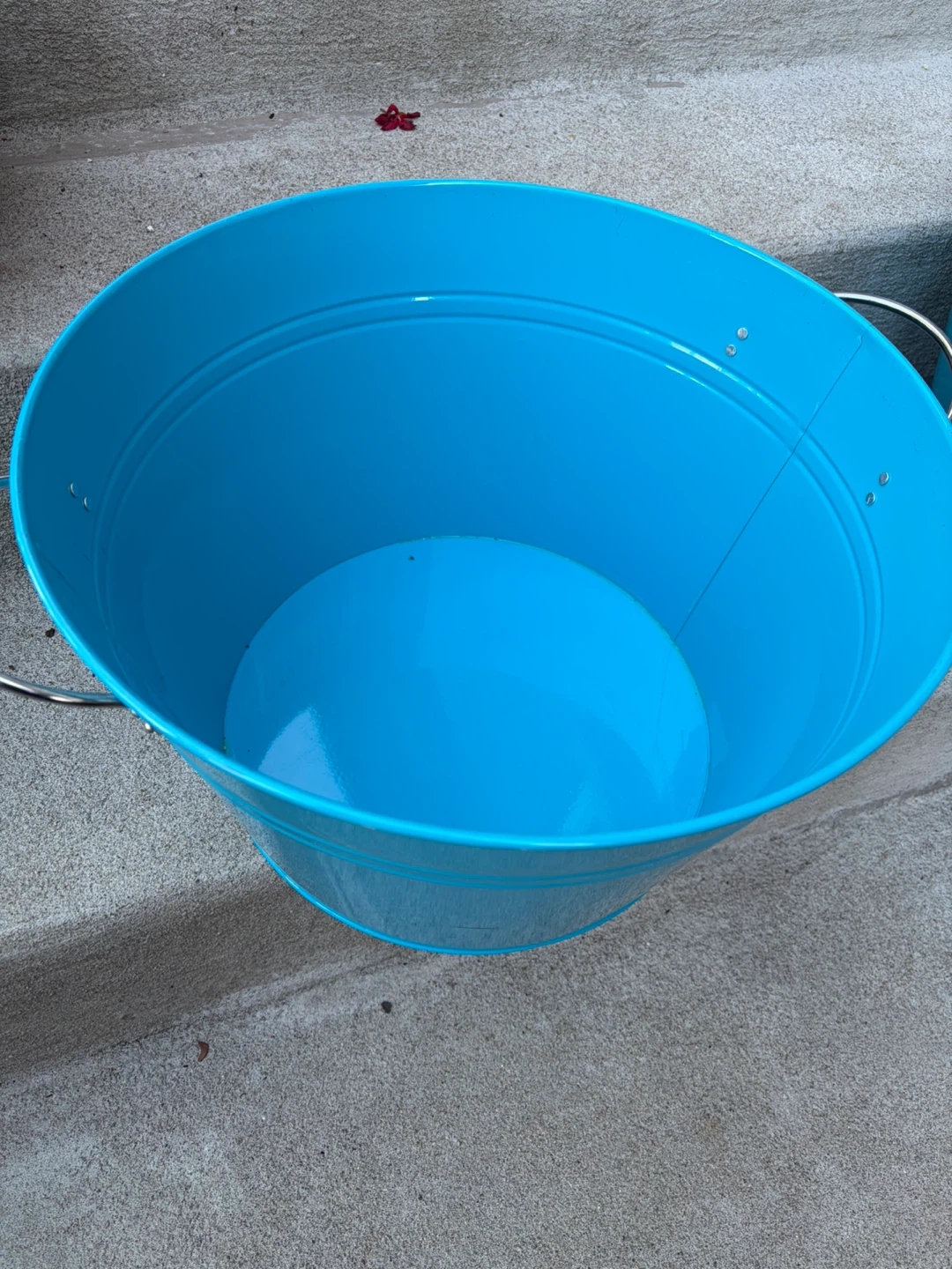 2 Blue Metal Tubs with Handles - photo 3
