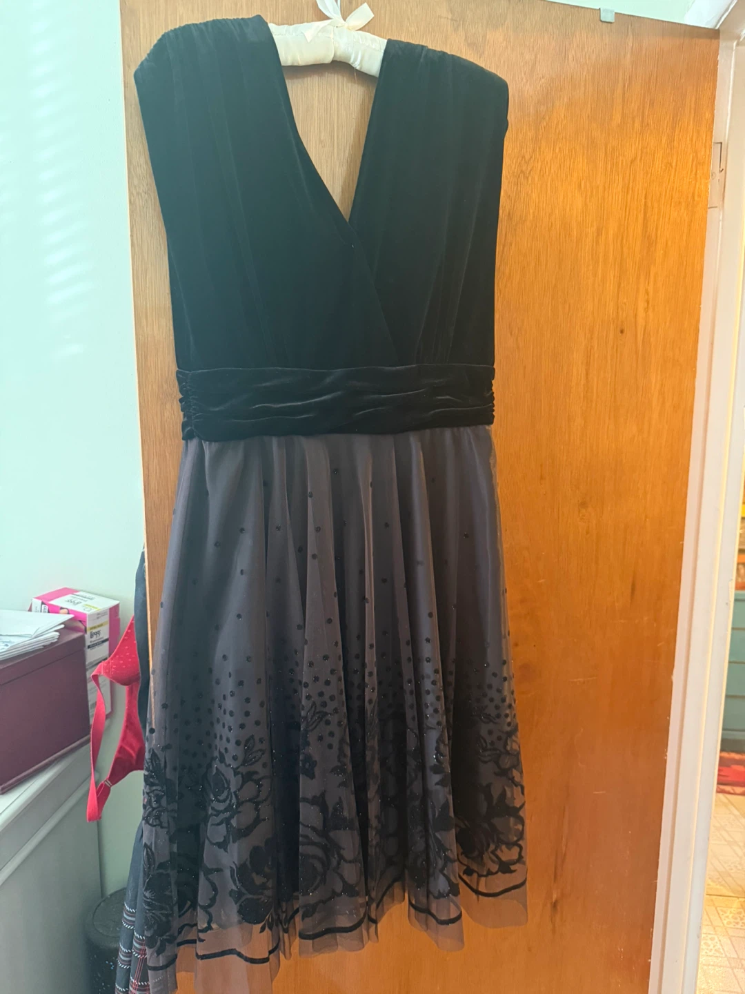 Sandra Darren Black Velvet & Tulle Embellished Dress Size 12 - photo 2