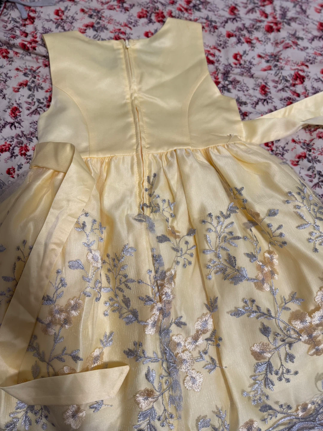 Girl's Yellow Dress with Floral Embroidery - photo 4