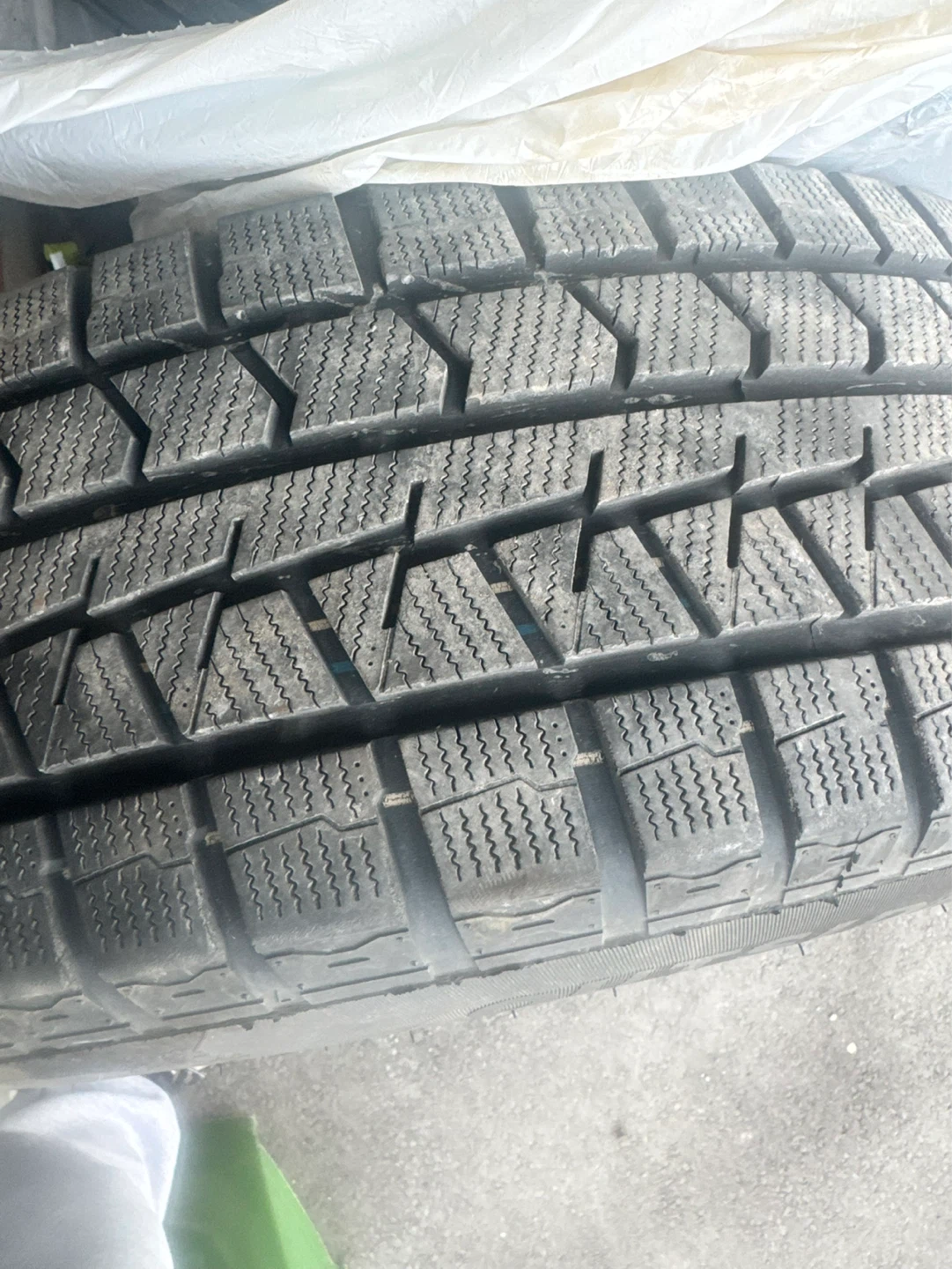 Set of 4 Winter Tires - 235/65R18 - photo 5