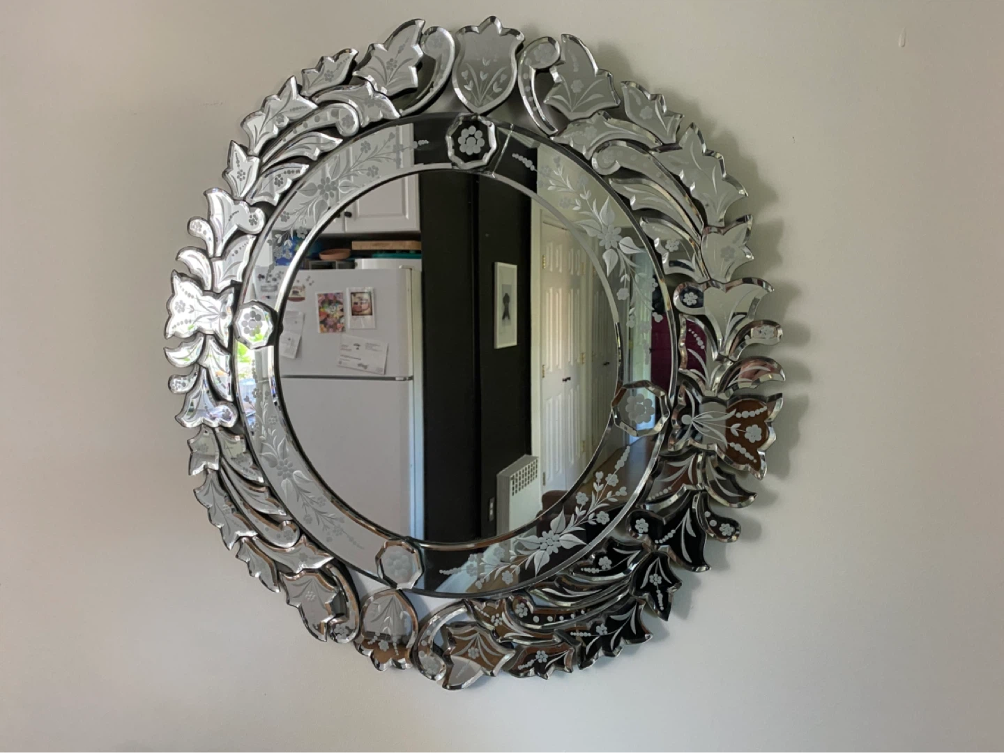 Round Wall Mirror with Floral Etching - photo 3