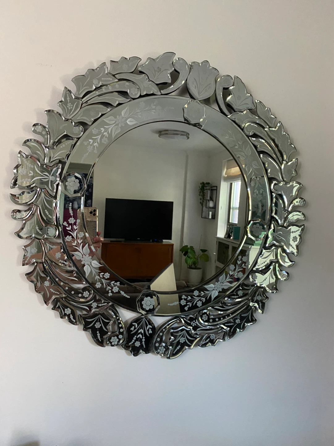 Round Wall Mirror with Floral Etching - photo 2
