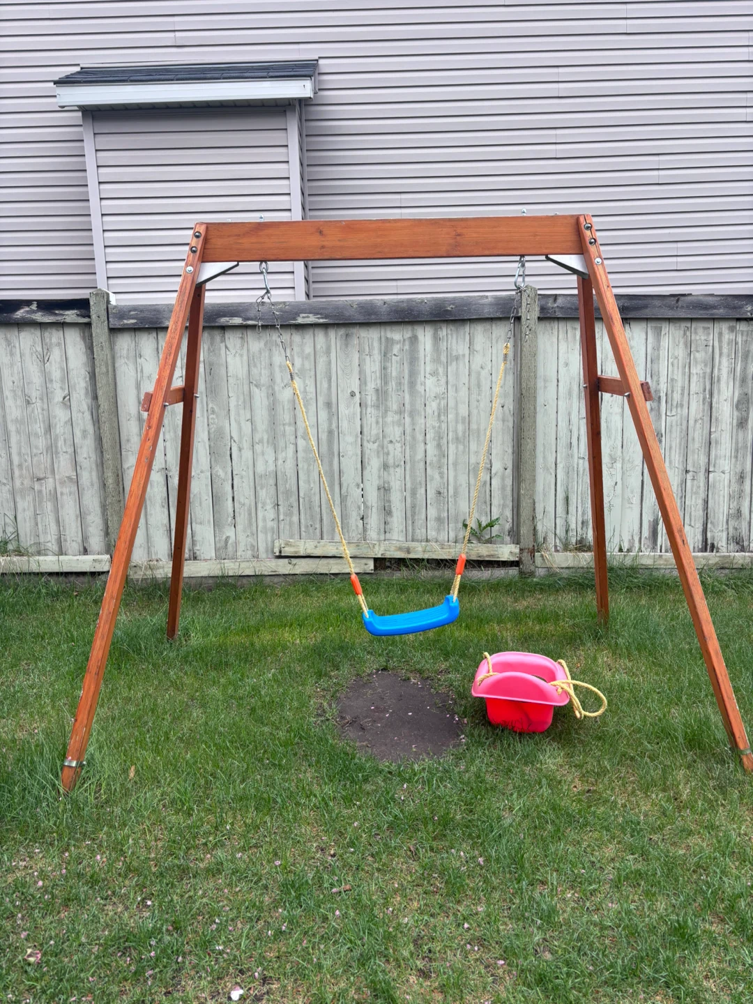 Wooden Swing Set with 2 Swings