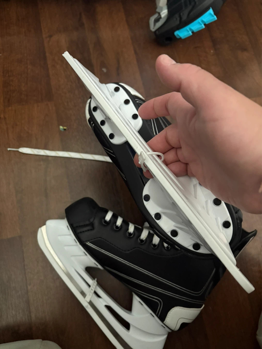Vickery HXT Ice Skates Size 6 - photo 2