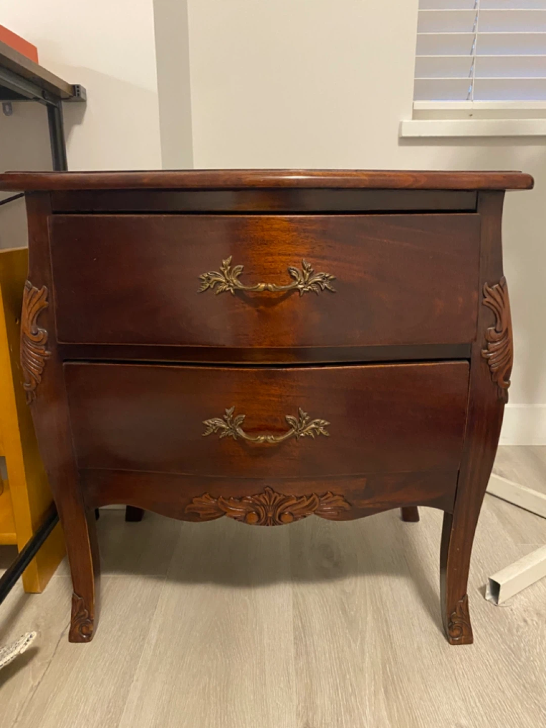 Antique Style 2-Drawer Nightstand