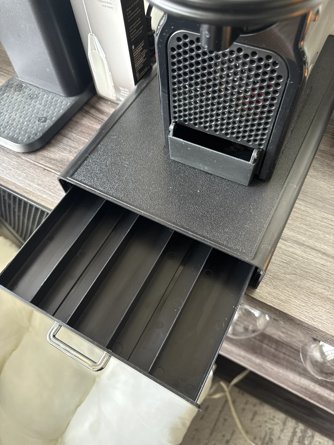 De'Longhi Nespresso Espresso Machine + Pod Tray - photo 2
