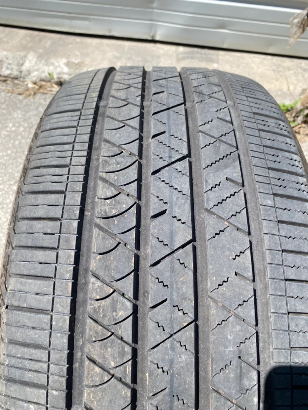 Set of 4….Continental CrossContact LX Sport Tire