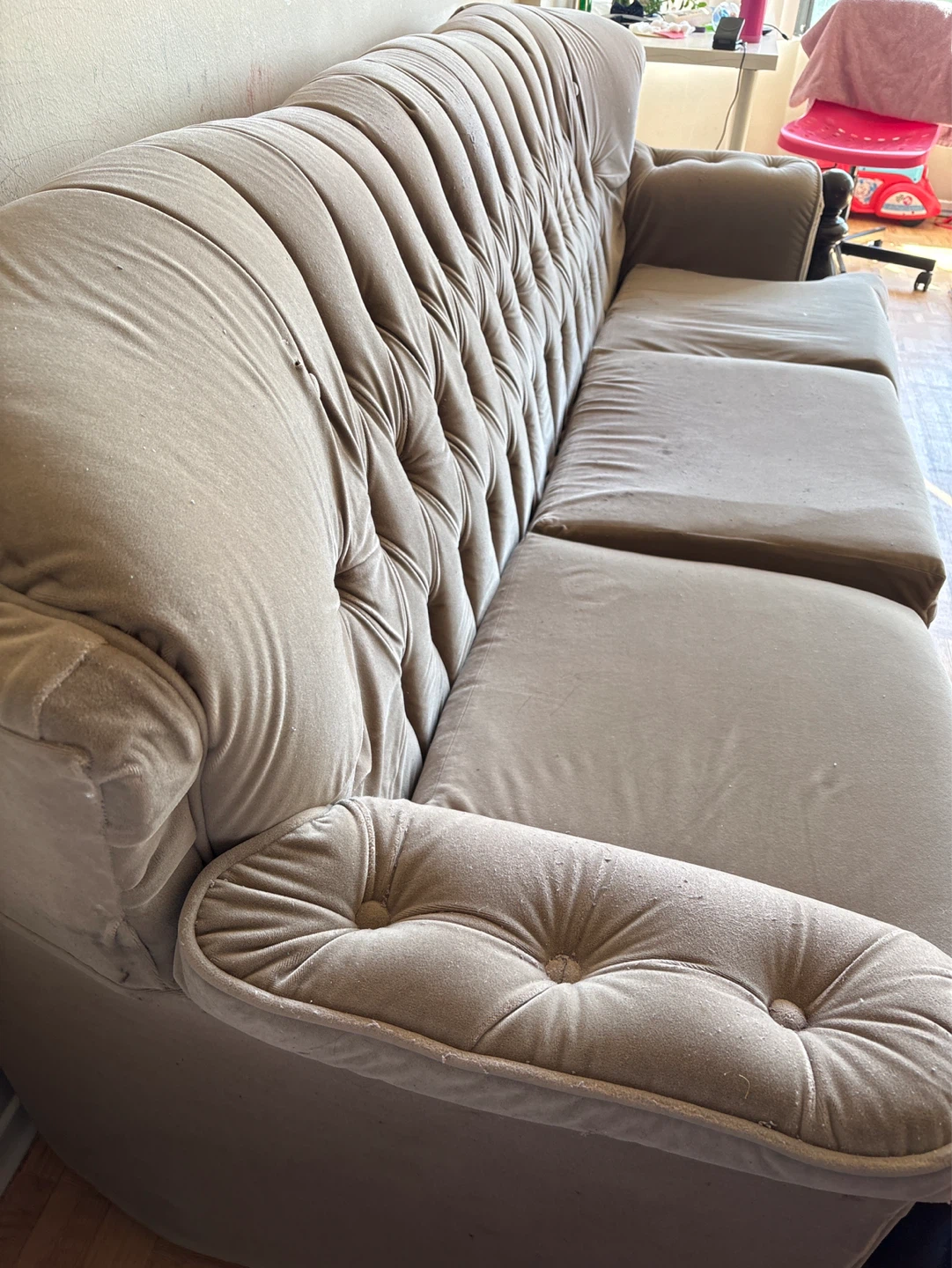 Tufted Sofa - photo 2