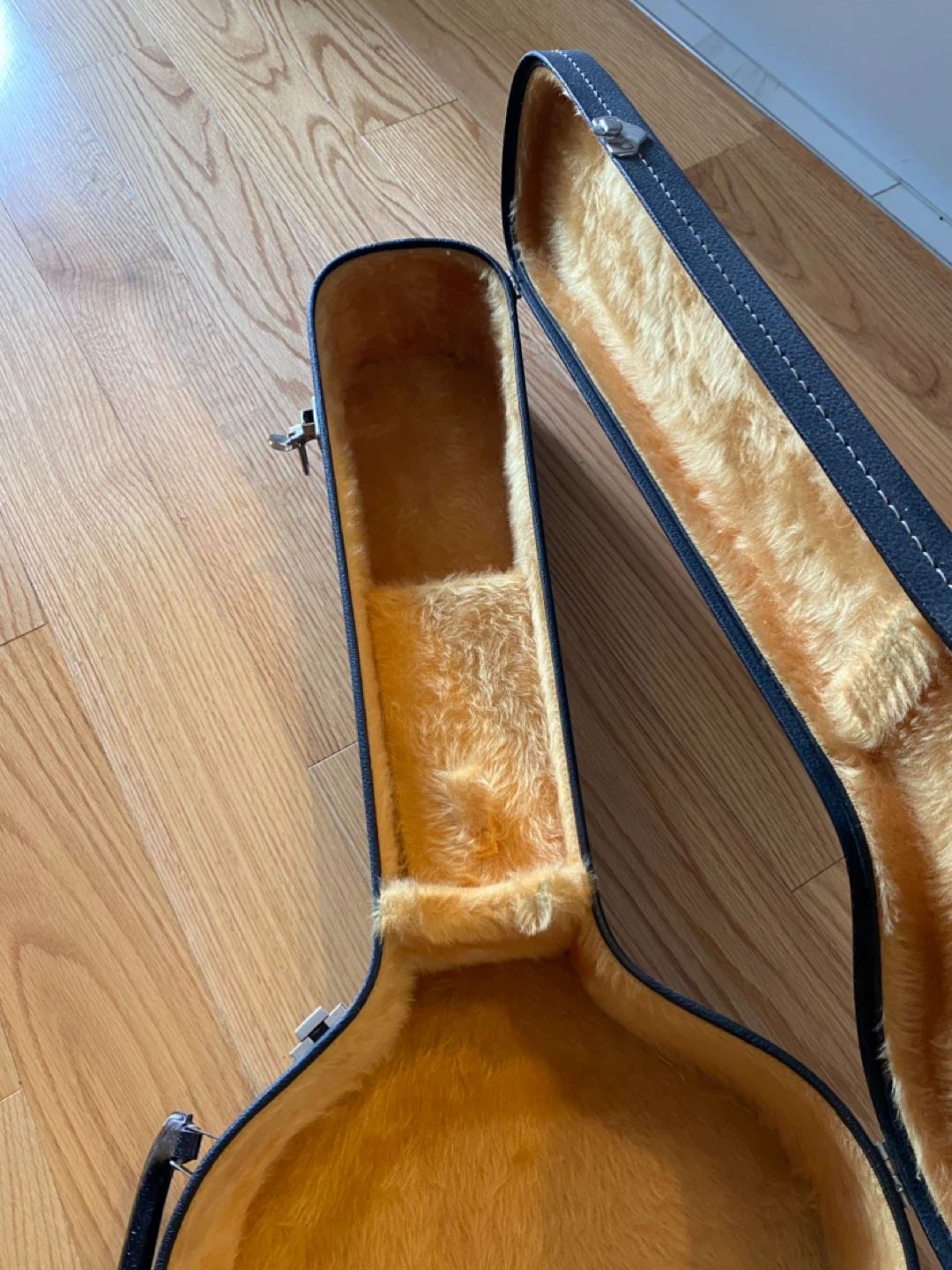 Guitar hard case - photo 3