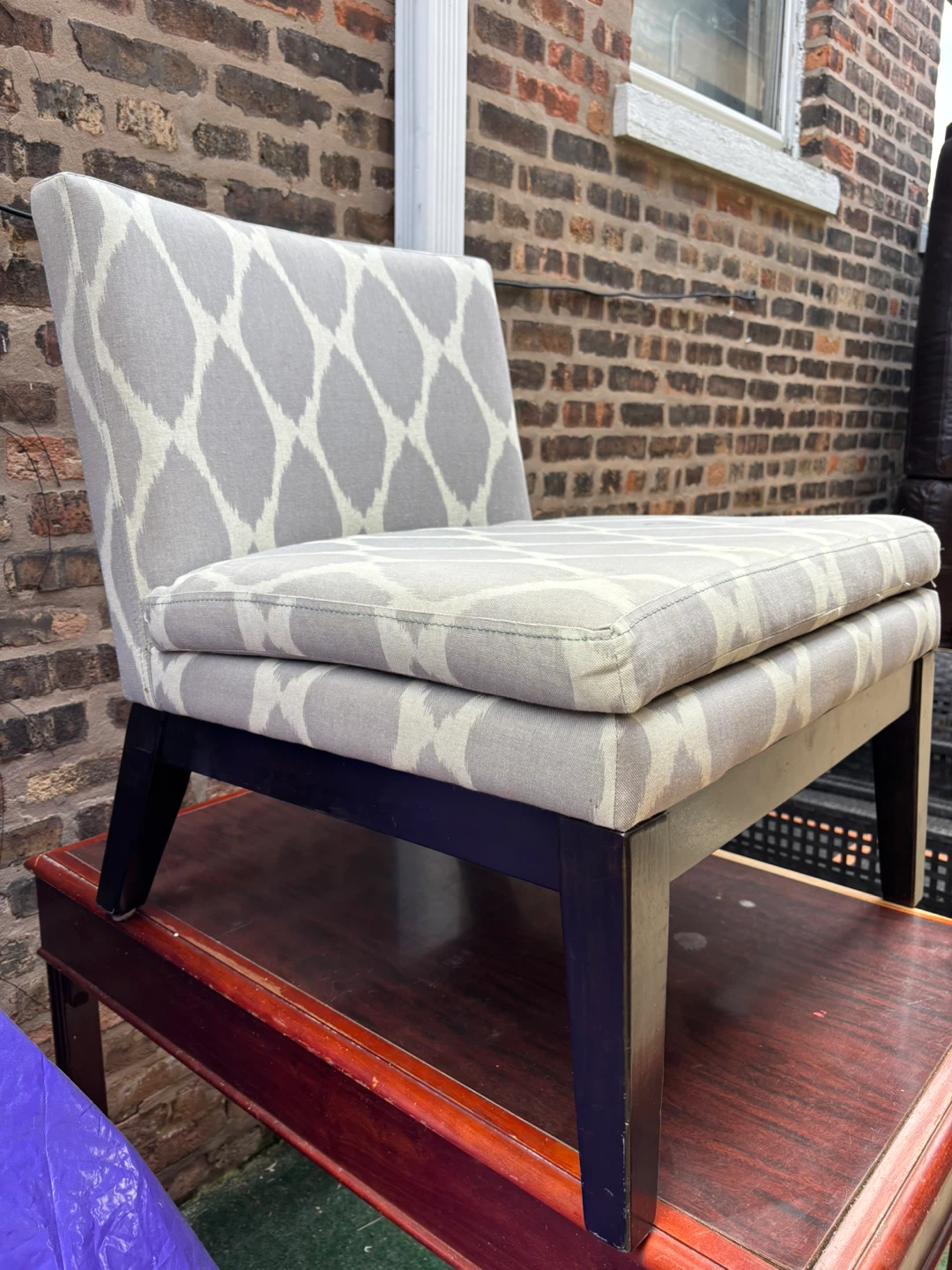 Accent Chair - Gray & White Ikat Pattern